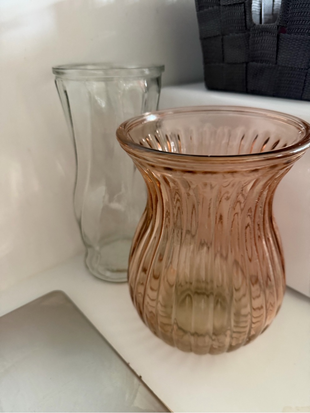 2 Vases